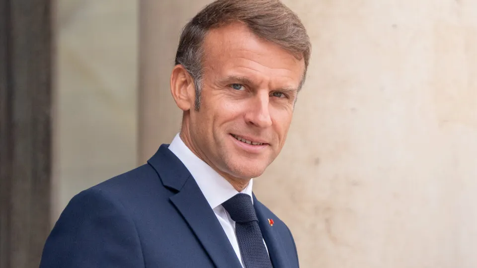 Macron defende inelegibilidade de políticos antissemitas na França